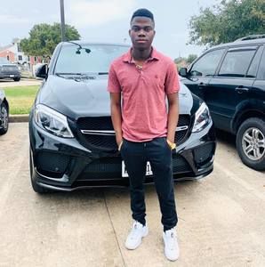 Meet your Posher, Emmanuel